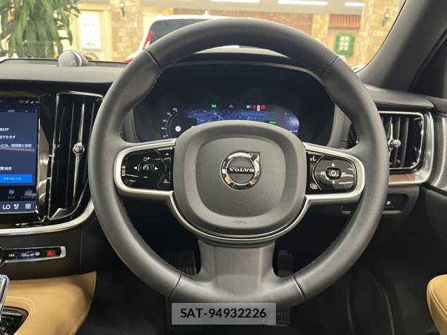 Volvo V60 2025-08 8132878-8