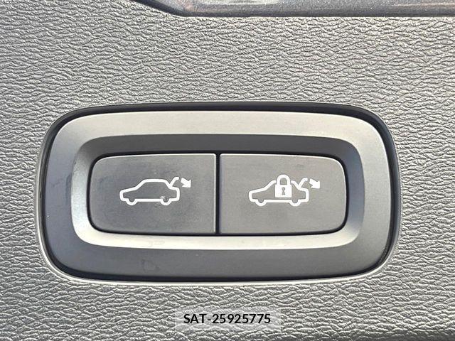 Volvo V60 2021-02 8146951-4