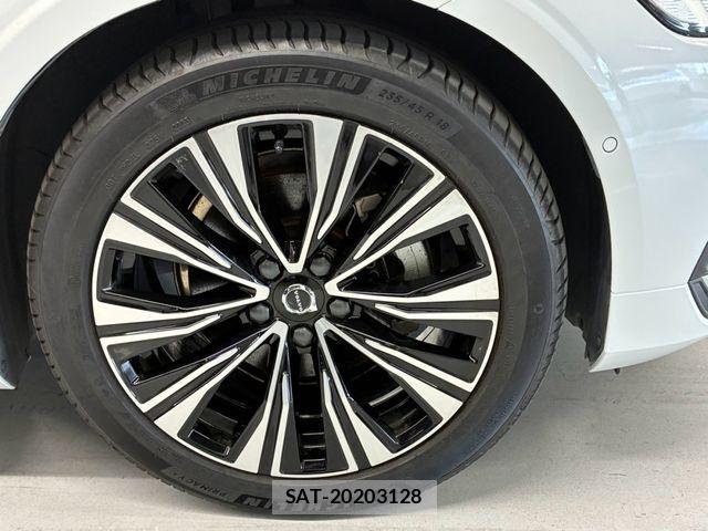 Volvo V60 2024-08 8210886-10