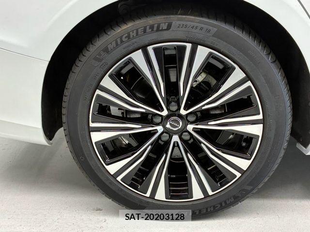 Volvo V60 2024-08 8210886-11