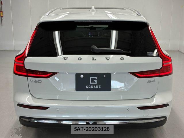 Volvo V60 2024-08 8210886-13
