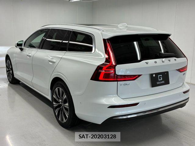 Volvo V60 2024-08 8210886-14