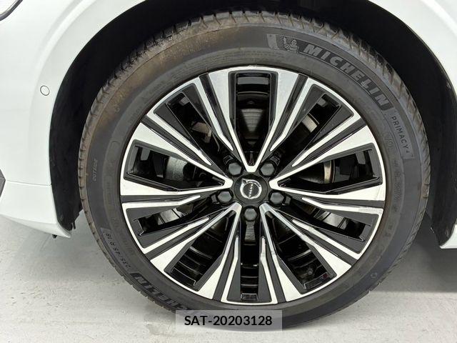Volvo V60 2024-08 8210886-16