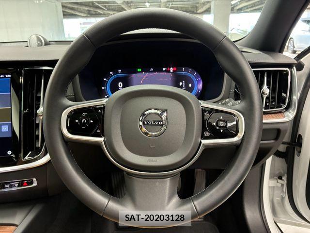 Volvo V60 2024-08 8210886-22