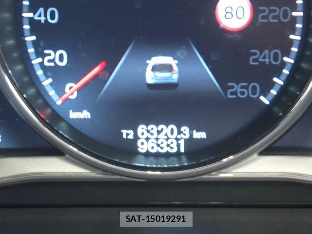 Volvo V60 2014-03 8210885-13