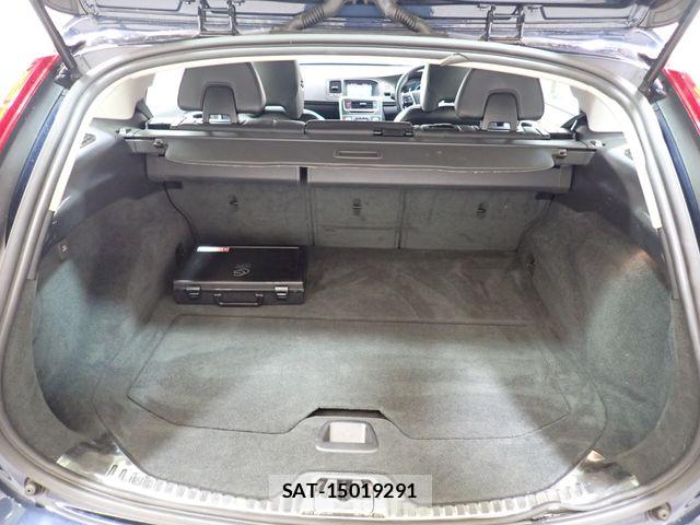 Volvo V60 2014-03 8210885-23
