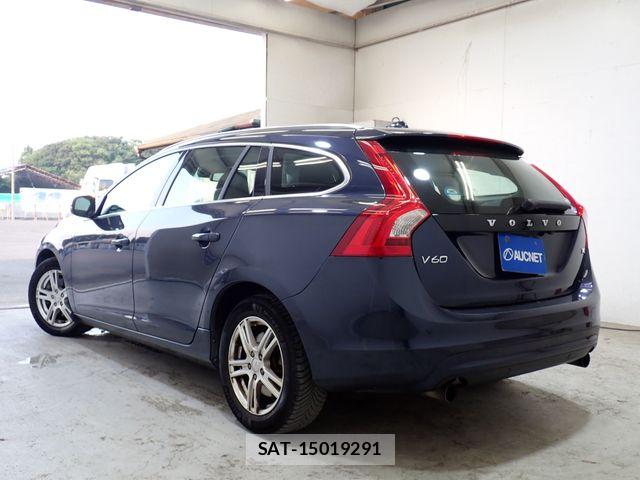 Volvo V60 2014-03 8210885-2