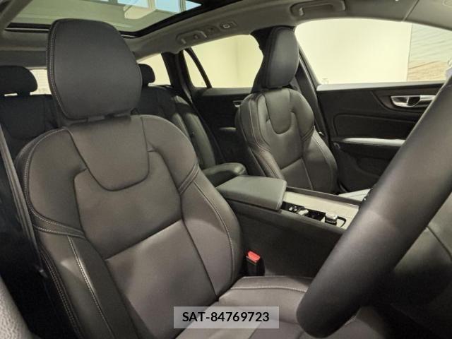 Volvo V60 2025-12 8210884-9