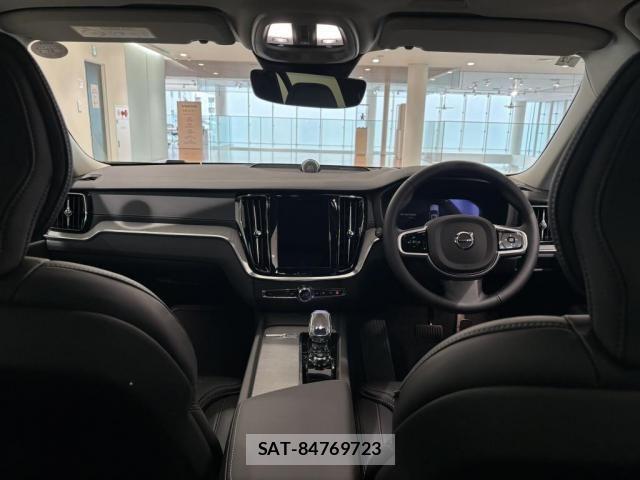 Volvo V60 2025-12 8210884-1
