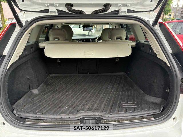 Volvo V60 2021-09 8232310-21