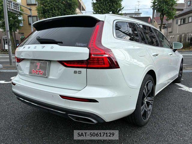 Volvo V60 2021-09 8232310-29