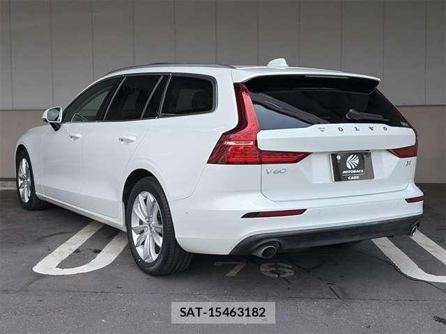 Volvo V60 2021-07 8247088-22
