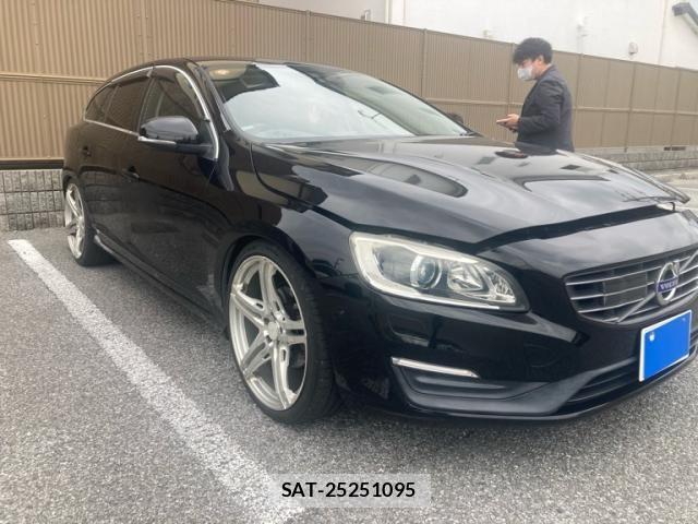 Volvo V60 2016-06 8247089-0