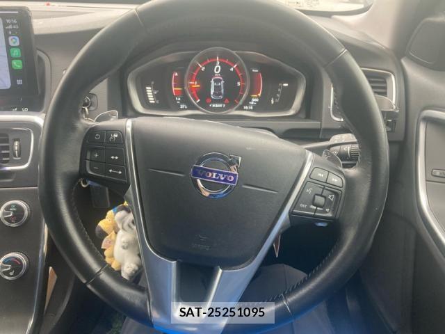 Volvo V60 2016-06 8247089-18