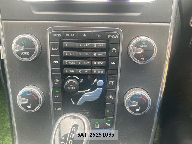 Volvo V60 2016-06 8247089-24