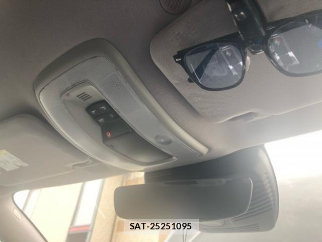 Volvo V60 2016-06 8247089-25