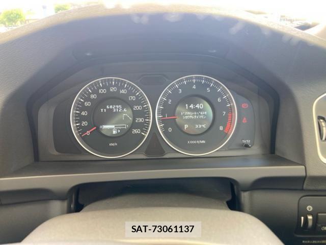Volvo V60 2011-10 8338400-17