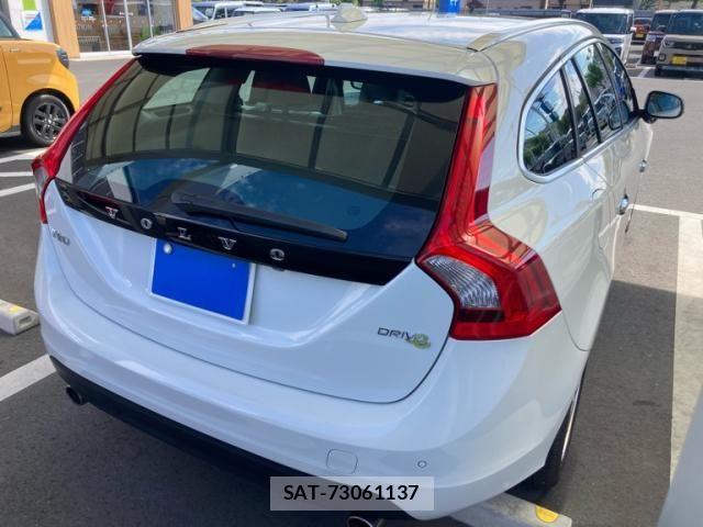Volvo V60 2011-10 8338400-3