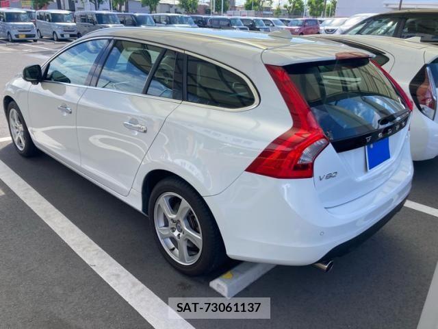 Volvo V60 2011-10 8338400-4