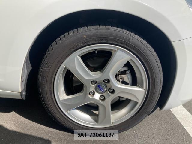 Volvo V60 2011-10 8338400-8