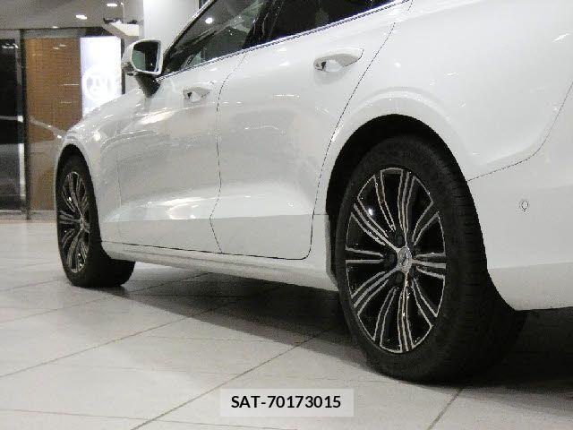 Volvo V60 2020-10 8338398-12