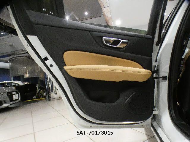 Volvo V60 2020-10 8338398-21