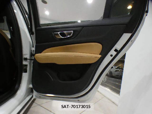 Volvo V60 2020-10 8338398-23
