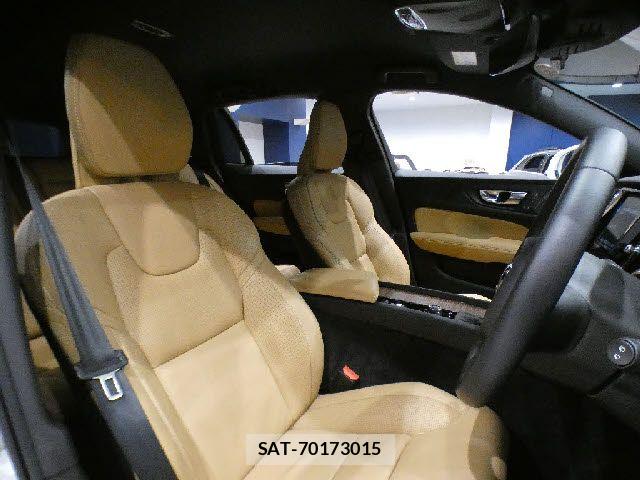 Volvo V60 2020-10 8338398-24