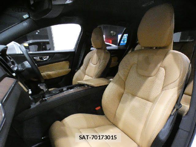 Volvo V60 2020-10 8338398-25