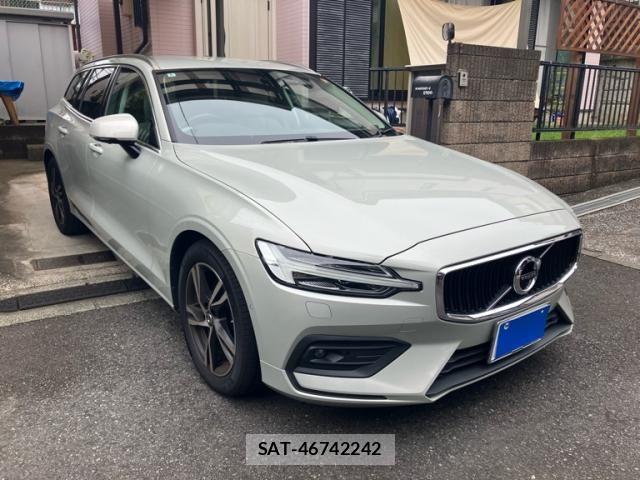 Volvo V60 2020-08 8338399-0