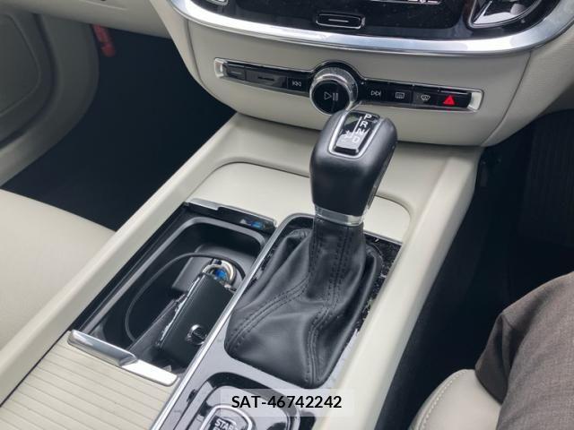 Volvo V60 2020-08 8338399-9