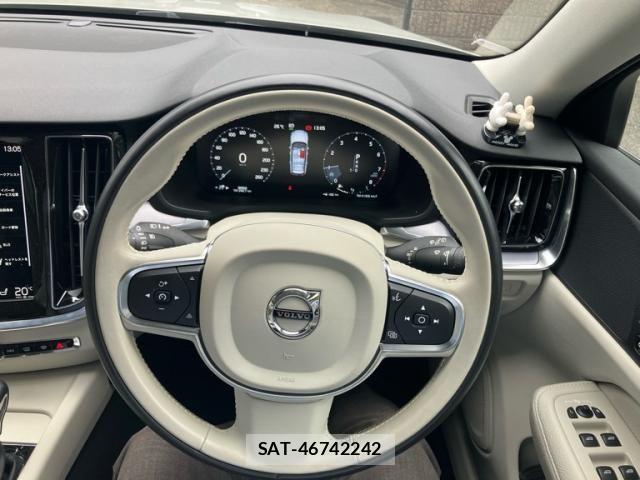 Volvo V60 2020-08 8338399-11