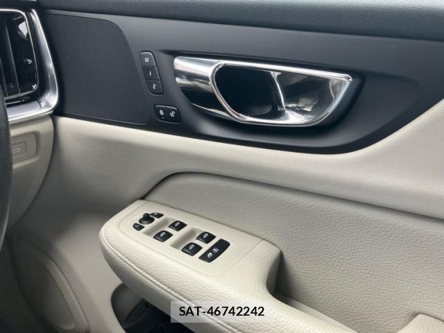 Volvo V60 2020-08 8338399-15