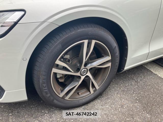 Volvo V60 2020-08 8338399-18