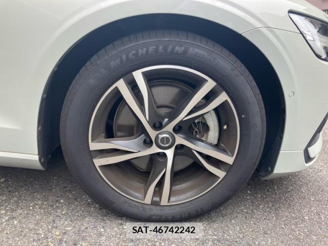 Volvo V60 2020-08 8338399-21