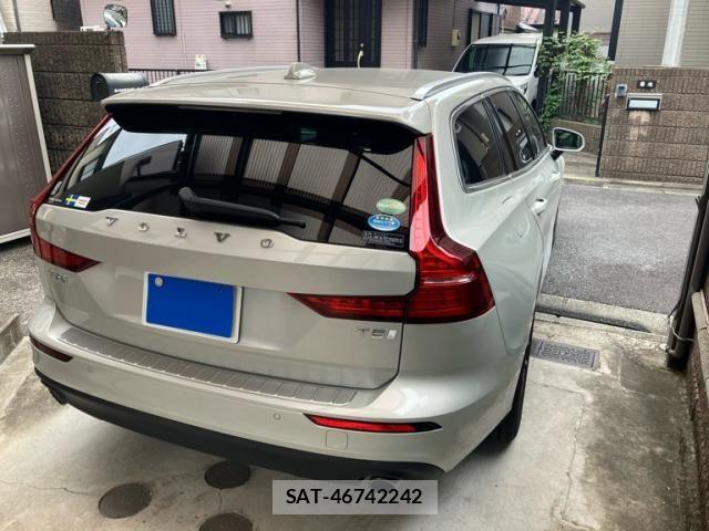 Volvo V60 2020-08 8338399-2