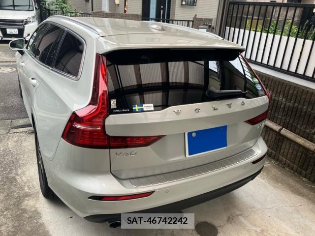 Volvo V60 2020-08 8338399-3