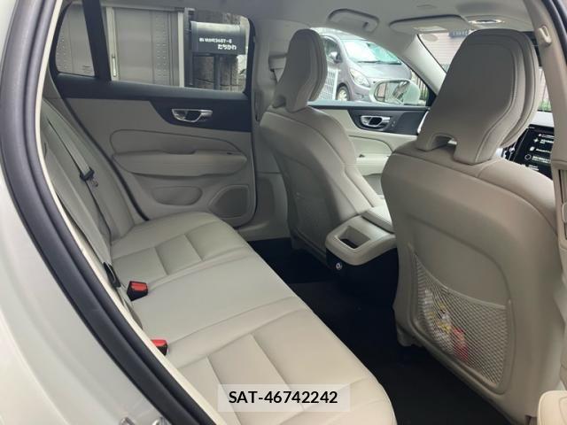Volvo V60 2020-08 8338399-5