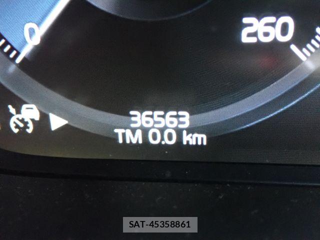 Volvo V60 2019-12 8338396-11