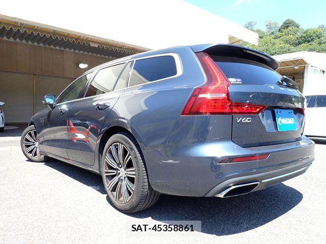 Volvo V60 2019-12 8338396-2