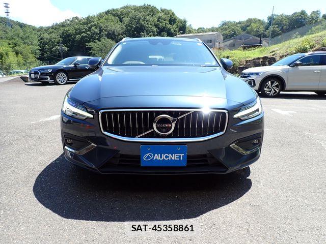 Volvo V60 2019-12 8338396-4