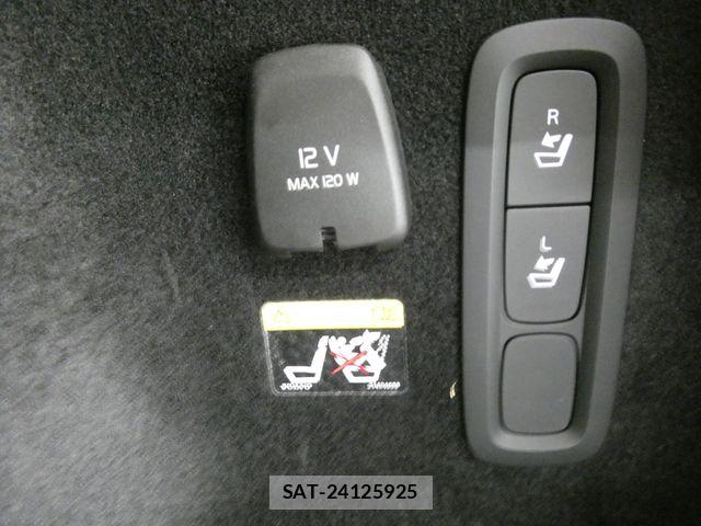 Volvo V60 2019-06 8338401-14