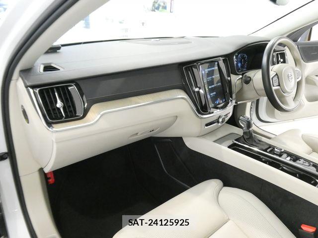 Volvo V60 2019-06 8338401-22