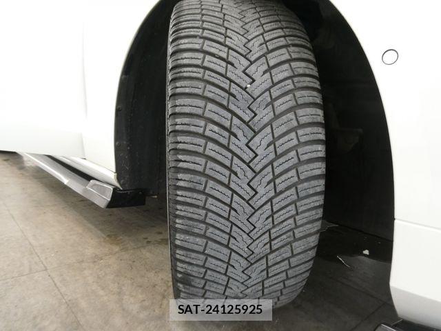Volvo V60 2019-06 8338401-28