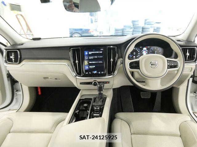 Volvo V60 2019-06 8338401-2