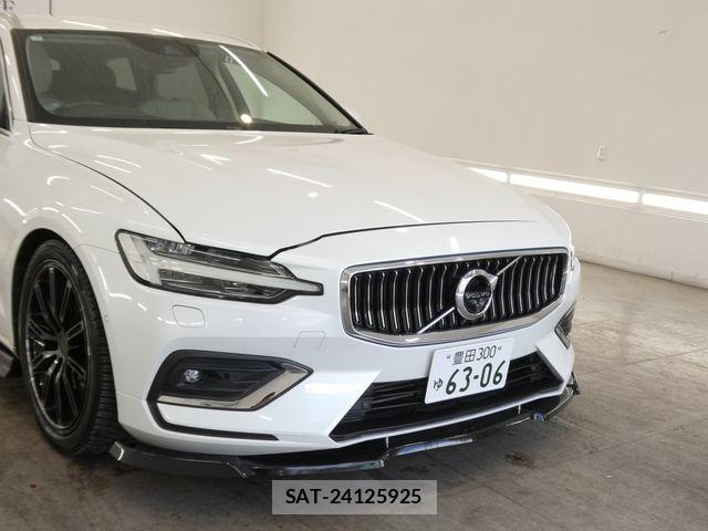 Volvo V60 2019-06 8338401-6