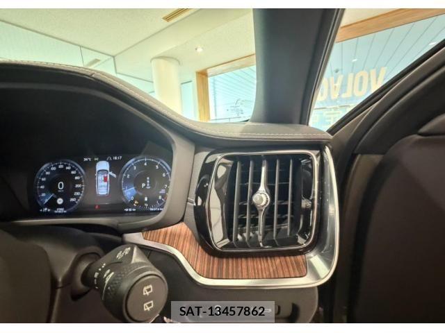 Volvo V60 2021-11 8353777-18