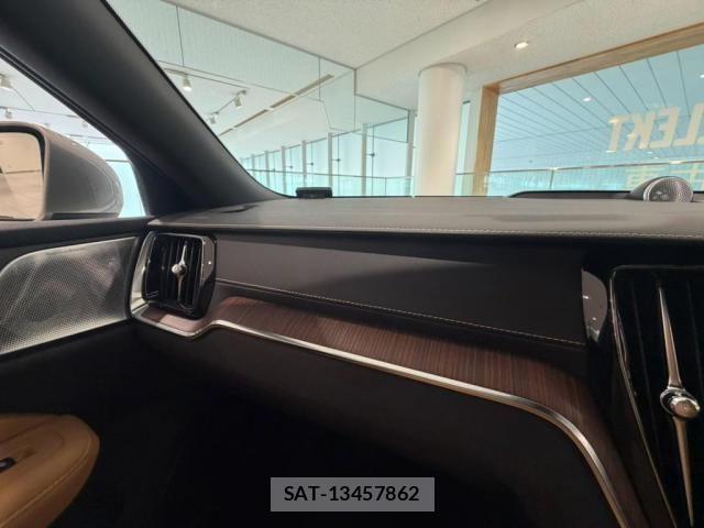 Volvo V60 2021-11 8353777-24