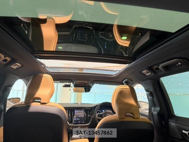 Volvo V60 2021-11 8353777-29