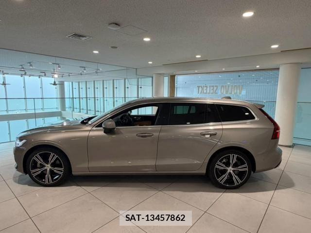 Volvo V60 2021-11 8353777-3